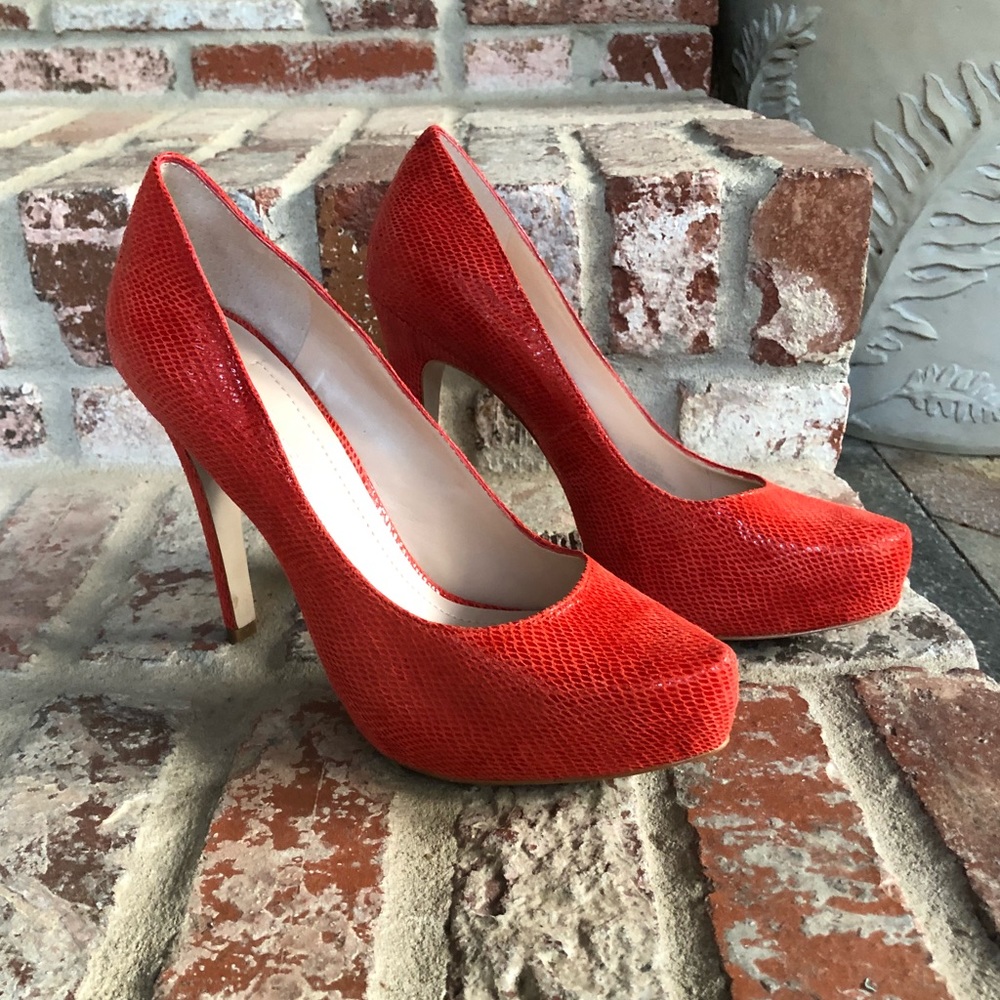 BCBG Max Red/Sandalwood Snake platform pump